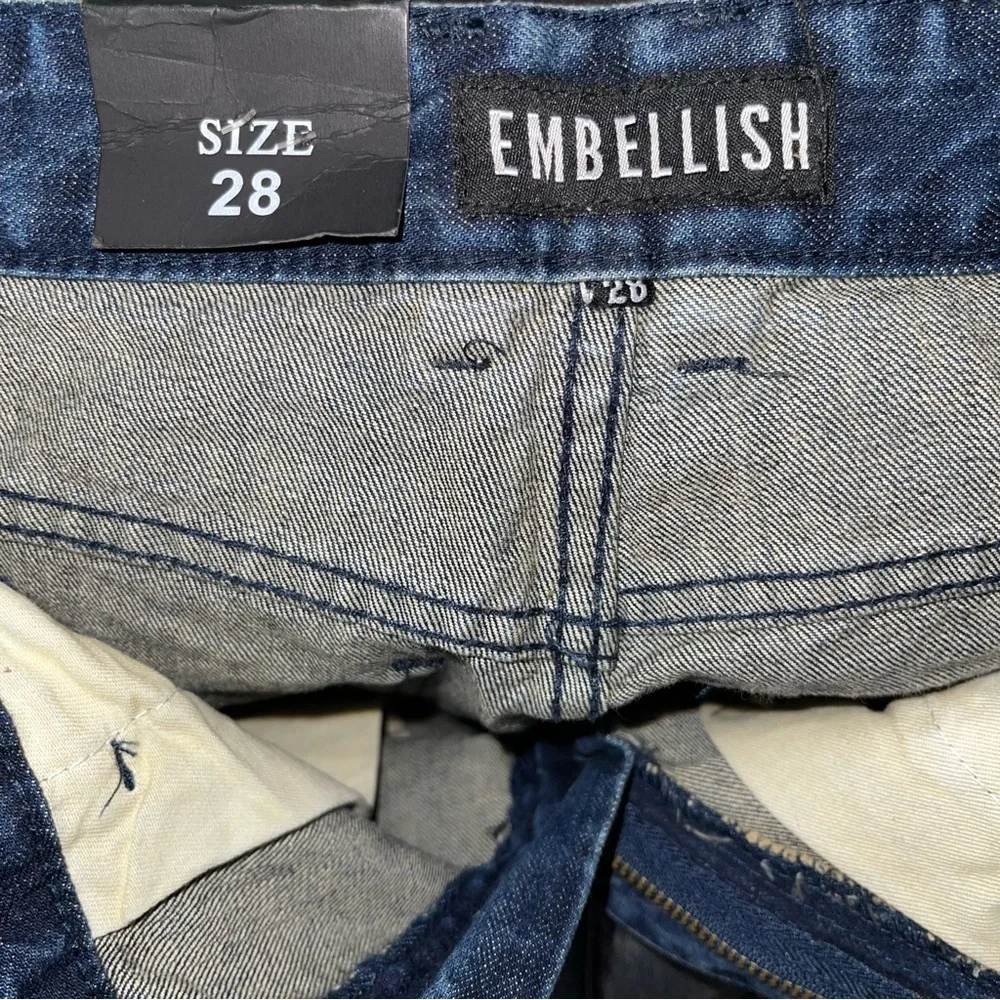 Embellish NYC Bob Distressed Blue Jeans with Paint Splatter Size 28 28x33 NWT